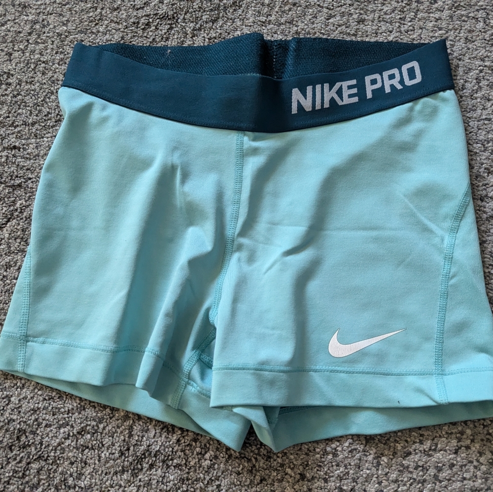 Nike compression shorts 3"